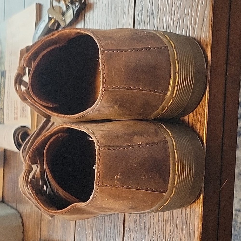 Brown leather Dr. Martens low top size 10 - Picture 2 of 6